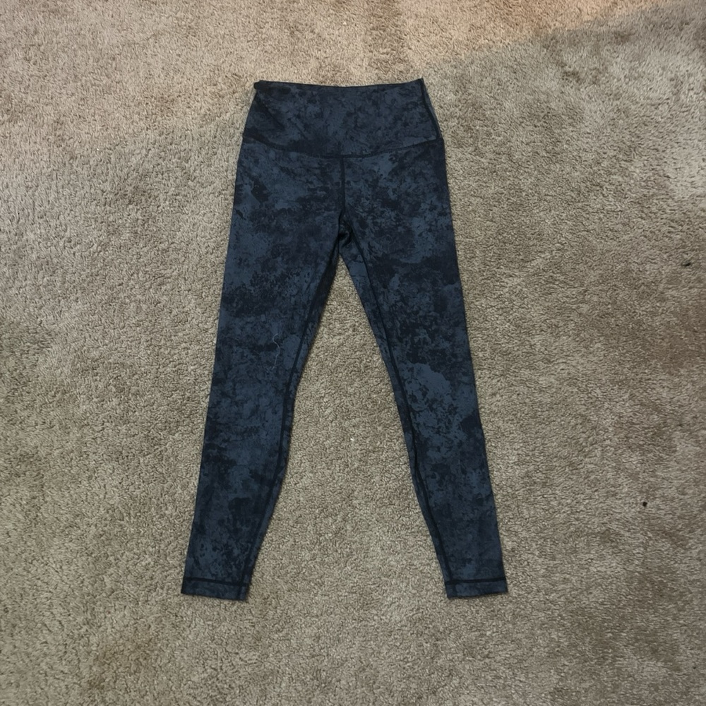 Design leggings size small